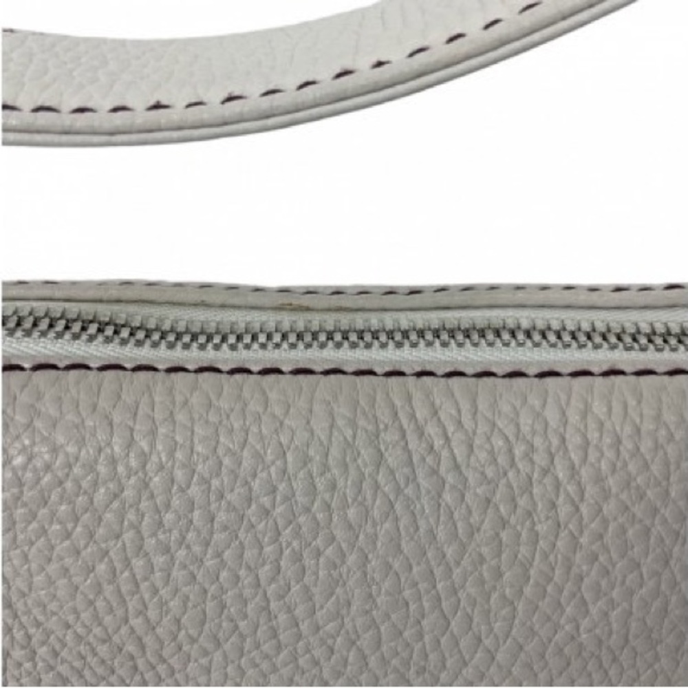 EUC! Authentic vintage Chanel embossed pebble leather bag - Picture 13 of 16